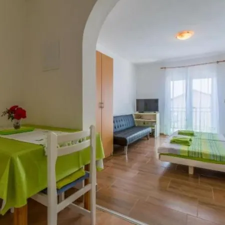 Sil Apartment *